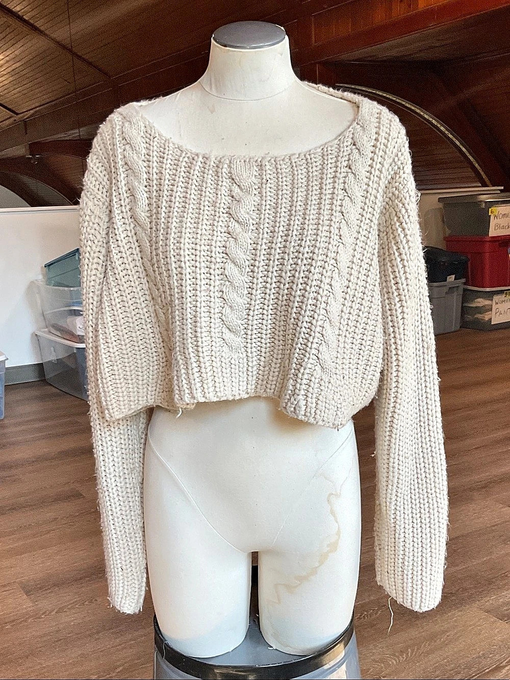 UNIF x Urban Outfitters Cropped Cable-Knit Sweater Cream Large